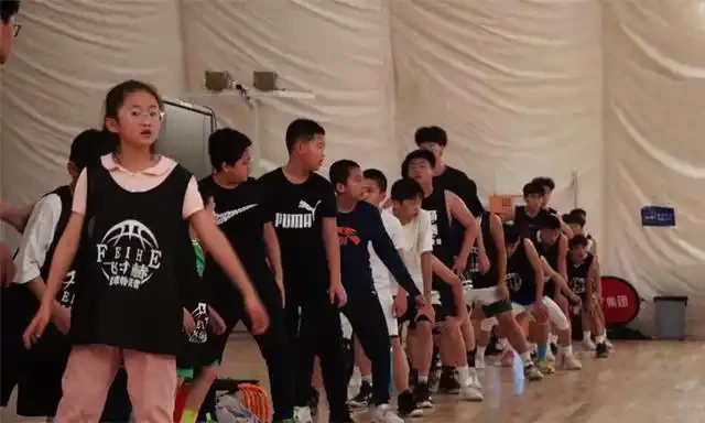如何帮助青少年篮球运动员处理比赛中的情绪波动_2